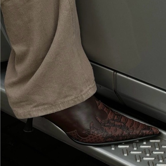 Mood - Picture 2 of 9